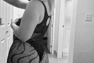 Your fav Upscale Blonde Bombsh... - Image 3