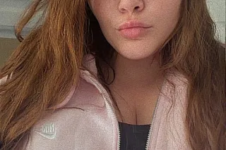 Sexy, Bubbly Brunette Bombshel... - Image 4