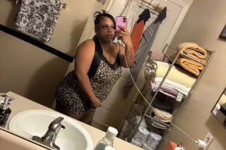 Hey Luvs It’s Karma 5’4 browns... - Image 2